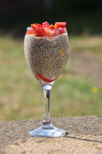 Kakaový chia puding s kešu orechmi