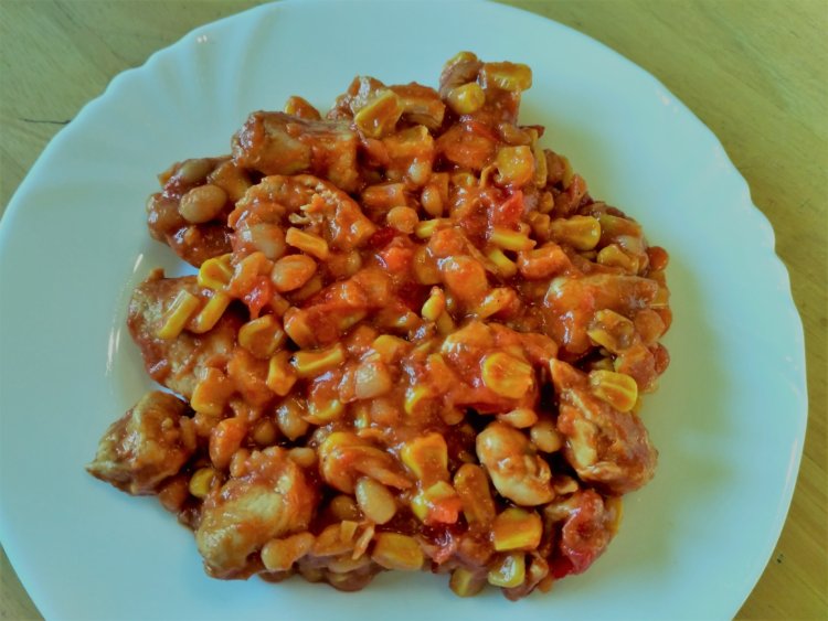 Pikantné kuracie soté s fazuľou