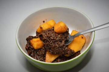 Kakaový chia puding s mangom
