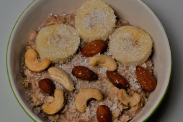 Vegánska proteínová ovsená kaša