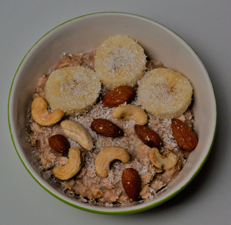 Vegánska proteínová ovsená kaša
