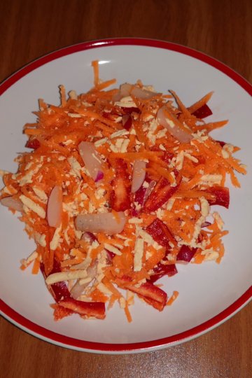 Mrkvový tofu šalát